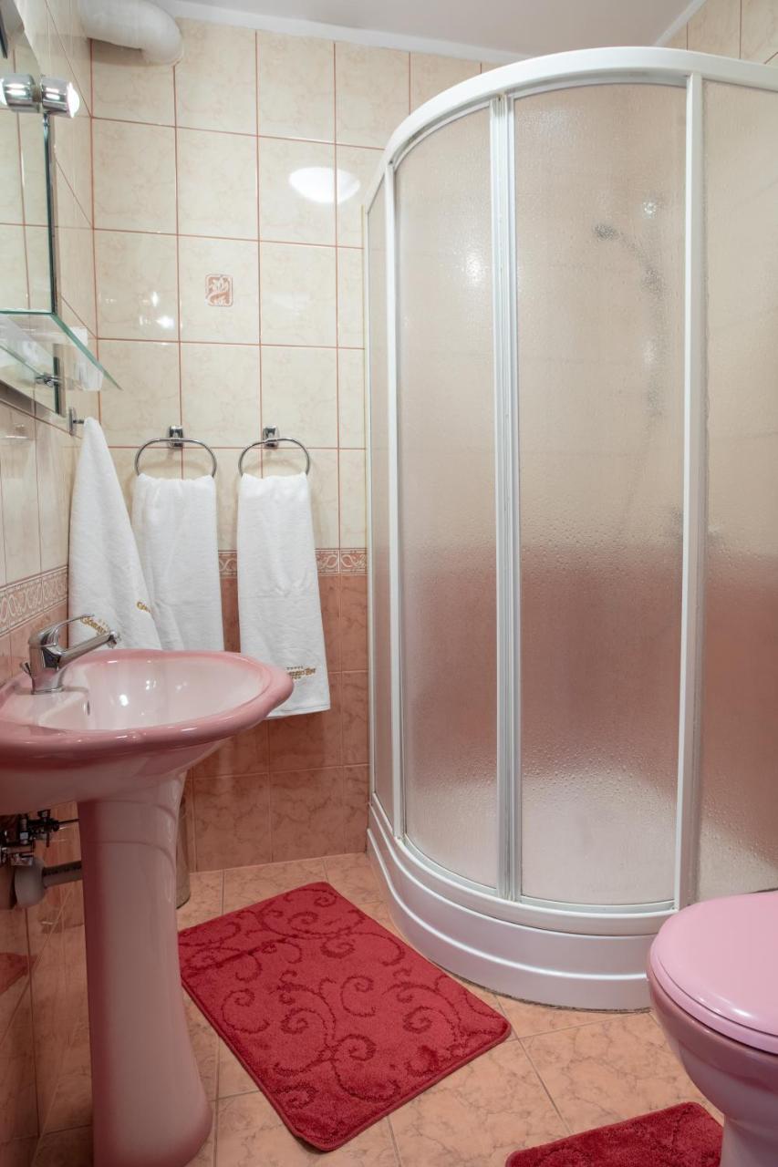 Hotel Goralski Raj Нови Тарг Екстериор снимка