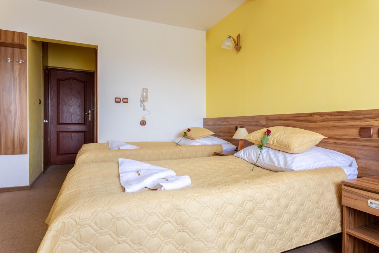 Hotel Goralski Raj Нови Тарг Екстериор снимка