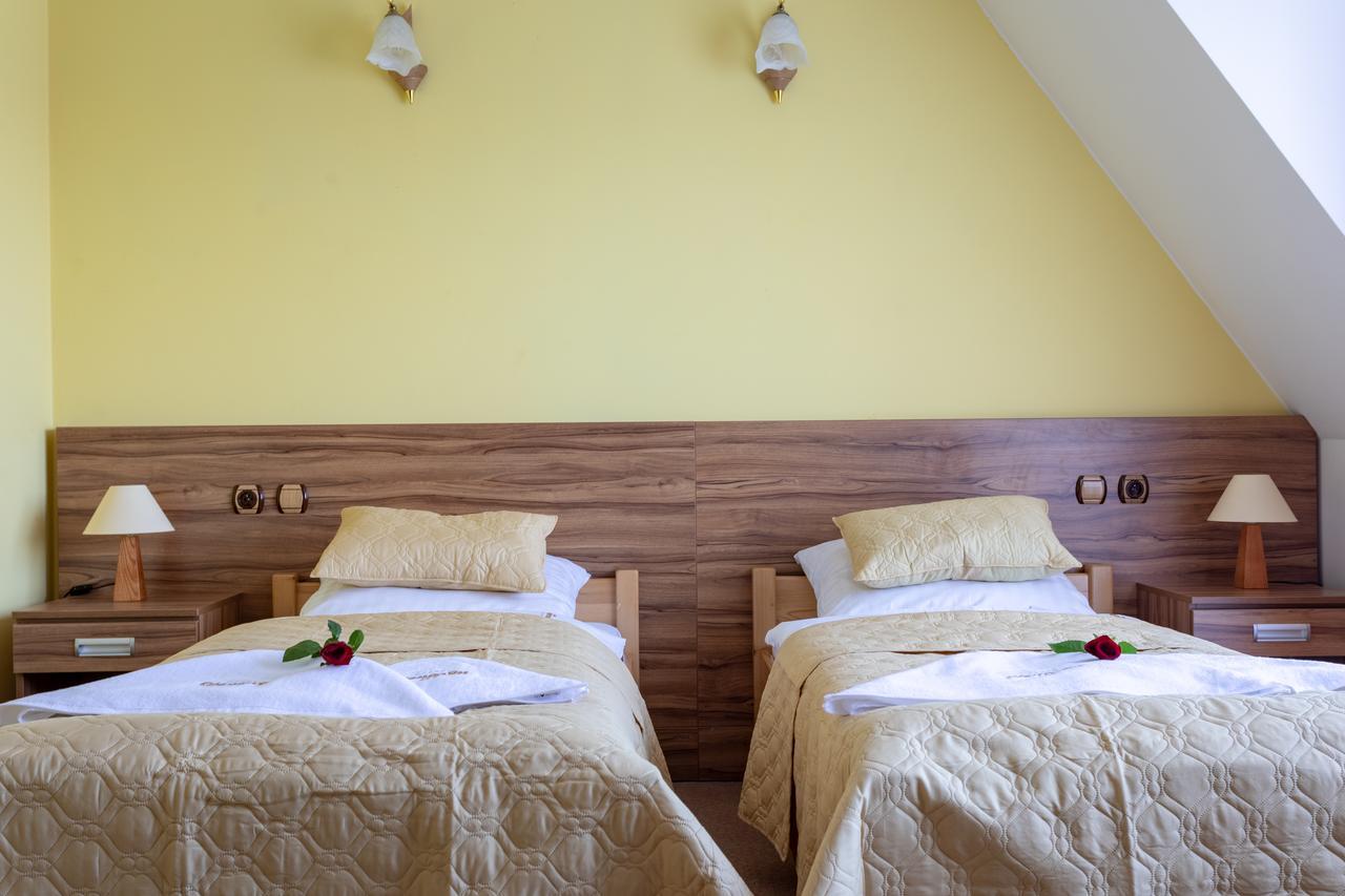 Hotel Goralski Raj Нови Тарг Екстериор снимка